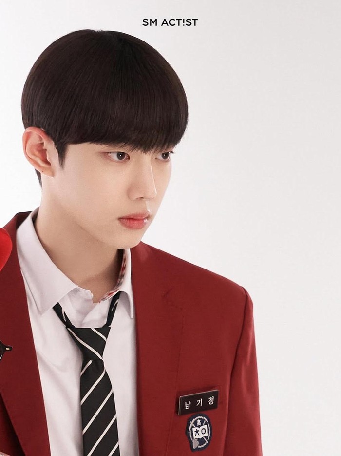 Akhirnya keluar dari dunia webtoon, karakter Nam Ki Jeong semakin memesona publik di adaptasi drama 'Spirit Fingers' karena visualisasi dan kepribadian serta pesona menarik yang sama persis seperti versi komik, Beauties./ Foto: instagram.com/sm_actist