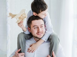 Hari Ayah Nasional 12 November 2025: Sejarah dan 50 Ucapan yang Penuh Haru