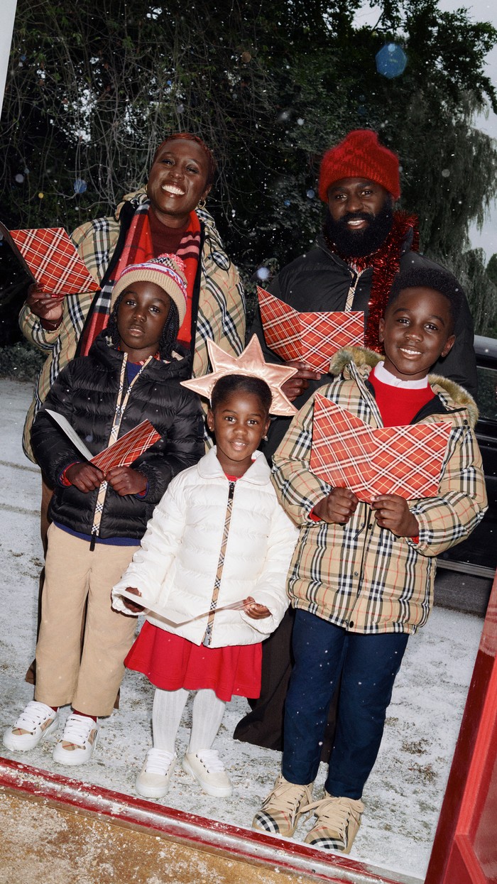 Cute, right? Ada yang curi perhatianmu, Beauties?/ Foto: Courtesy of Burberry