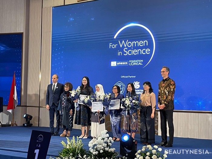 L'Oréal-UNESCO For Women in Science (FWIS) yang didukung oleh Kementerian Pendidikan Tinggi, Sains, dan Teknologi Republik Indonesia menjadi wujud nyata dalam komitmen mendukung kontribusi perempuan peneliti di Indonesia.