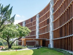 Kampus Ini Jadi Sorotan Dunia, Karena Dibangun Hampir 100% dari Kayu!