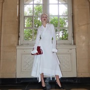 Get The Look: Inspirasi OOTD Elegan dan Simple Ala Emma Chamberlain