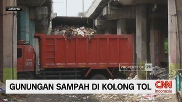 VIDEO: Gunungan Sampah di Kolong Tol Wiyoto Wiyono