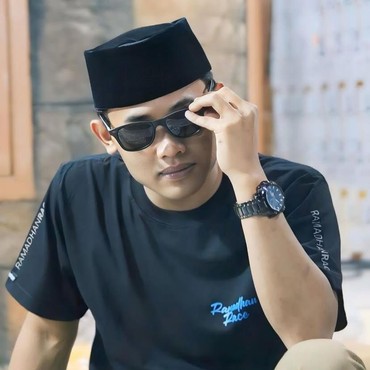 MUI Soroti Aksi Gus Elham yang Cium Anak Kecil Berlebihan, Katanya...