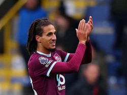 Ludahi Fans, Eks Pemain MU Ini Didakwa FA