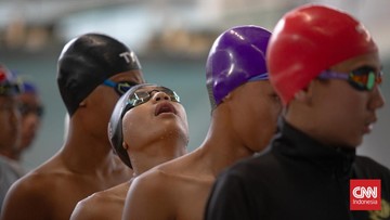 Berita Panas dari Dunia Sport CNN : FOTO: Berebut Juara di Indonesia Open Aquatic Championships