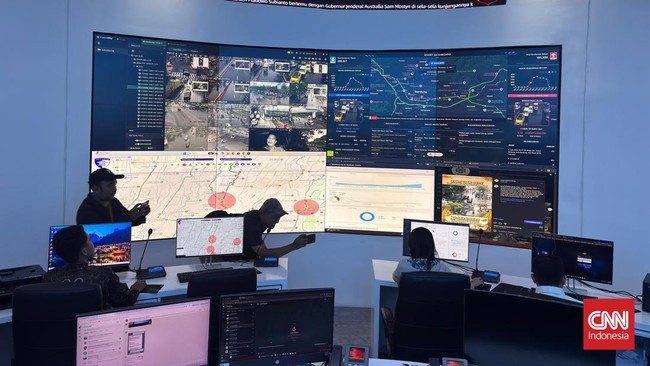 Korlantas Polri pasang 200 CCTV berbasis AI di Bandung untuk Smart Road Safety Policing. Sistem ini tingkatkan keselamatan dan kelancaran lalu lintas.