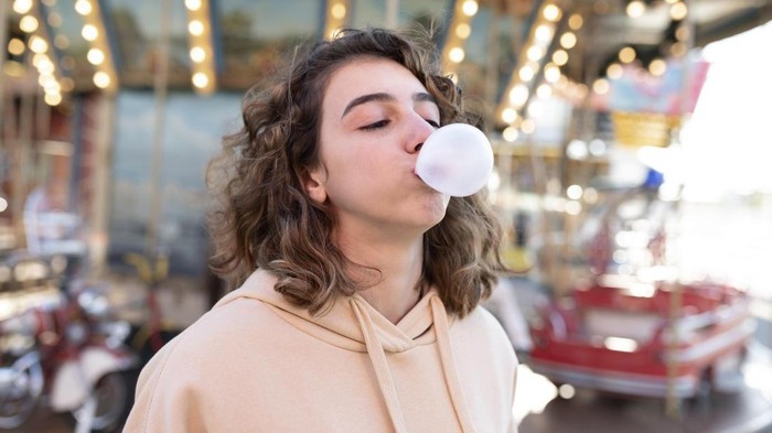 6 Manfaat Kebiasaan Mengunyah Permen Karet untuk Diet