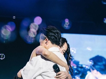 Batal Menikah, Ini 7 Momen DJ Bravy Lamar Erika Carlina Sebelum Ketahuan Selingkuh