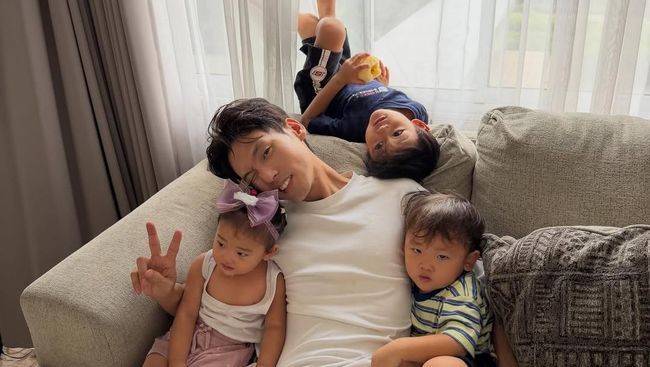 Akhirnya Lunas, Momen Lucu Daehoon Bayar Utang Eunho di Minimarket