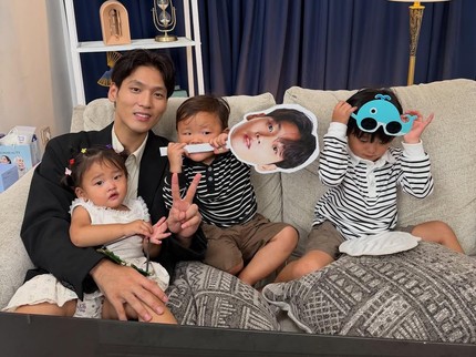 Momen Daehoon Urus Tiga Anak di Tengah Kesibukan, Intip Potretnya Curi Perhatian Netizen