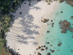 Pesona Pantai Uinian di Kupang NTT, Pantai Tropis Jernih untuk Liburan Tenang