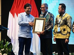 Tekan Angka Stunting, Ahmad Luthfi Terima Penghargaan Kemenkes