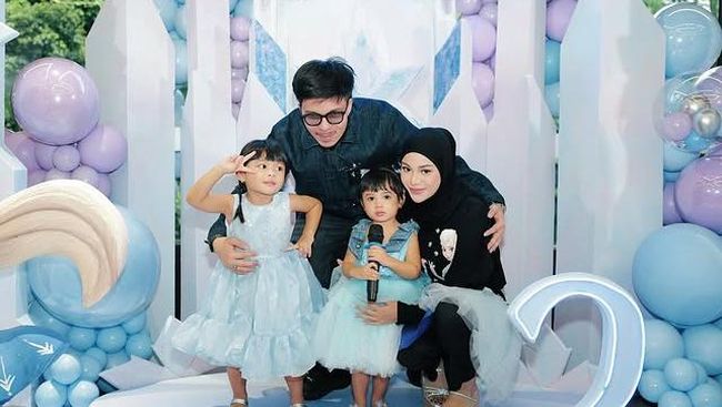 Aurel Hermansyah Tunda Hamil Anak Ketiga, Fokus Besarkan Ameena dan ...