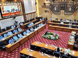 Kepala BGN Buka-bukaan di DPR: MBG Sumbang 48% Keracunan Pangan