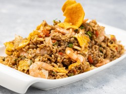 8 Tips Memasak Nasi Goreng yang Benar agar Tidak Lengket dan Menggumpal