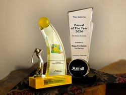 5 Alasan Plakat Akrilik Jadi Pilihan Tepat untuk Penghargaan Perusahaan