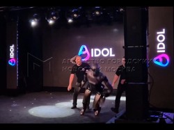 Niatnya Pamer, Robot Rusia Malah Oleng Saat Tampil di Panggung