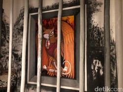 Rokhyat Pamerkan Lukisan Tikus dalam Garuda di Palangka Raya