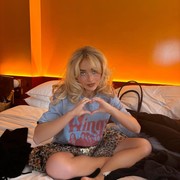 Sabrina Carpenter Akan Bintangi Film Musikal Terinspirasi Alice in Wonderland