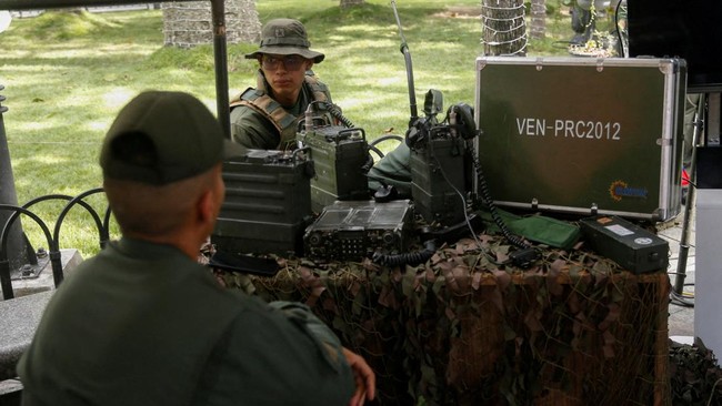 Venezuela mengerahkan nyaris 200 ribu prajurit ke seluruh negeri di tengah ketegangan dan ancaman perang dengan Amerika Serikat.