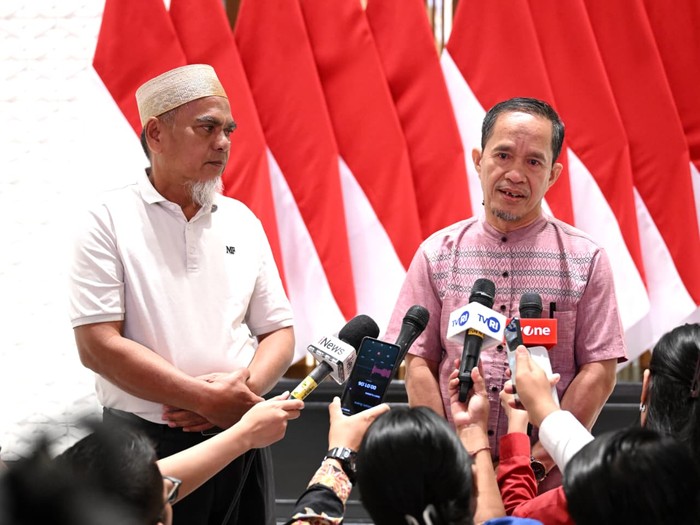 2 Guru Luwu Utara Terima Kasih ke Prabowo Usai Nama Baiknya Dipulihkan