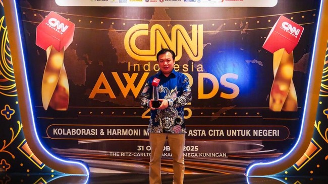 PT Dupoin Futures Indonesia meraih penghargaan Most Trusted Broker di CNN Indonesia Awards 2025, mengukuhkan komitmen pada digitalisasi dan keamanan informasi.