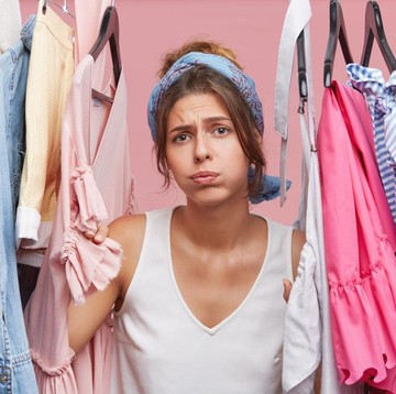 6 Cara Mengatasi Bau Apek di Lemari Pakaian