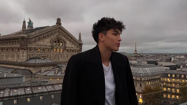 5 Potret Eddy Meijer Putra Maudy Koesnaedi Yang Kuliah Di Belanda