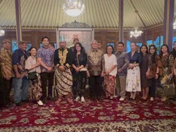 KGPH Mangkubumi Dinobatkan Jadi PB XIV di Rapat Kerabat Keraton Solo