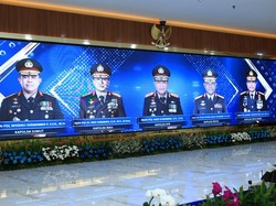 Kapolda Riau hingga Papua Barat Terima Anugerah Bintang Bhayangkara Pratama