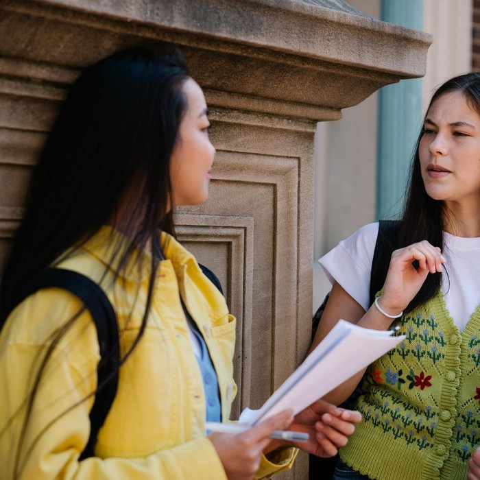 Setiap orang tentu pernah melakukan kesalahan, namun tidak semua orang dapat mengatasinya dengan cara yang membangun rasa hormat.