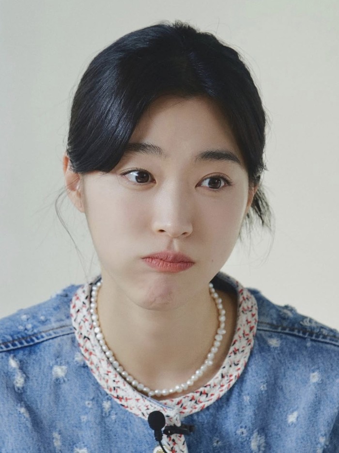 Nama Choi Seung Eun semakin dikenal tidak hanya di Korea Selatan, namun juga secara global ketika membintangi serial Netflix 'The Sound of Magic' dan film 'My Name is Loh Kiwan'./ foto: instagram.com/choisungeun.official