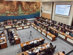 Pengusaha Konveksi Ngeluh ke DPR, Sebut Baju Impor Ilegal Kuasai Pasar RI!