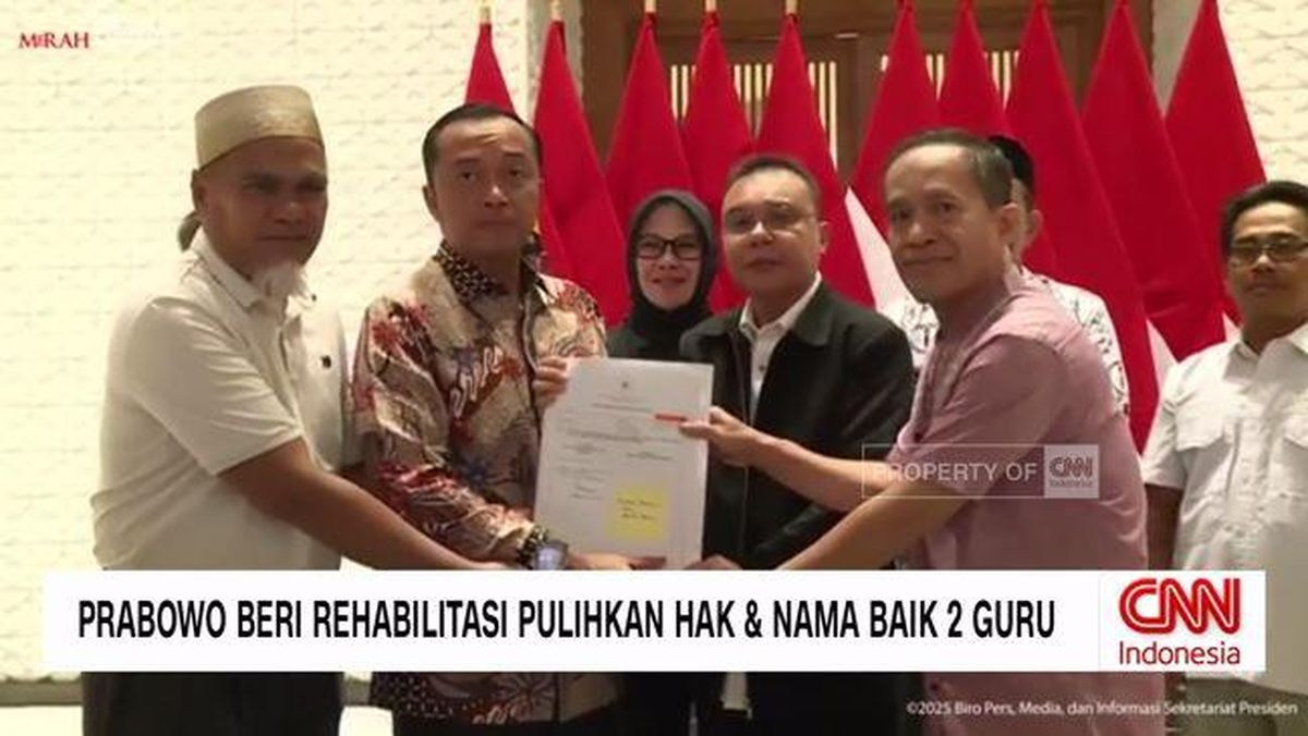 VIDEO: Prabowo Beri Rehabilitasi Pulihkan Hak dan Nama Baik 2 Guru