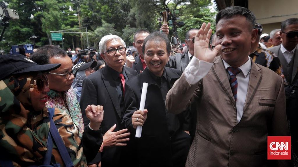 Trio RRT Bawa Eks Relawan Jokowi Jadi Saksi Meringankan Kasus Ijazah