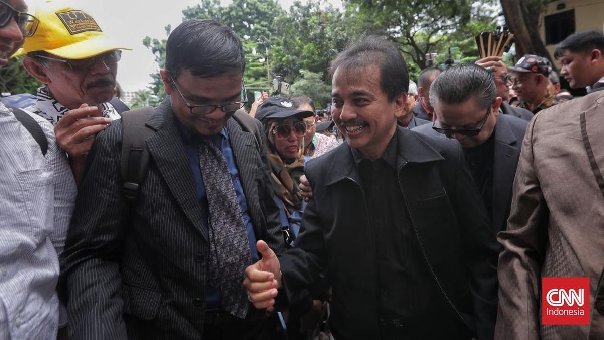 Rampung Diperiksa Kasus Ijazah Jokowi, Roy Suryo Cs Tak Ditahan