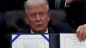 Momen Trump Teken RUU Akhiri 43 Hari Government Shutdown AS