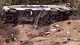 Penampakan Bus Jatuh ke Jurang di Peru, 37 Tewas