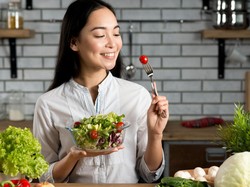 Sering Dikira Sama, Apa Bedanya Vegetarian dan Vegan? Ini Makanan Konsumsinya