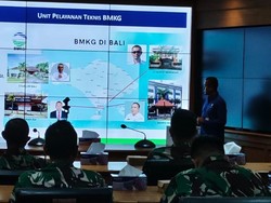 Balai BMKG Denpasar Pasang Alat Deteksi Gempa dan Tsunami di Kodam Udayana