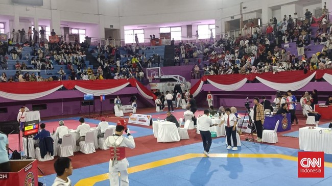 Hari pertama penyelenggaraan CNN Indonesia Taekwondo Championship 2 di GOR Ciracas, Jumat (14/11) sukses digelar.