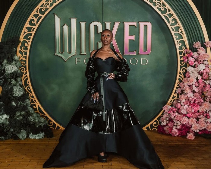 Penampilan Cynthia Erivo di premier Wicked: For Good, London. Ia mengenakan ballgown dari Prada.