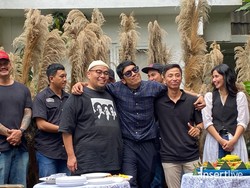 7 Momen Hangat Pertemuan Pemain Warkop DKI dengan Anak-anak Mendiang Dono & Kasino