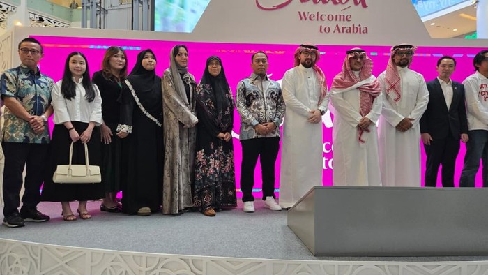 NRA Group Hadir di Visit Saudi Travel Fair 12-16 November 2025. di Gandaria City Mall Menawarkan Promo Umroh Menarik. Rencanakan Ibadah Anda sekarang!