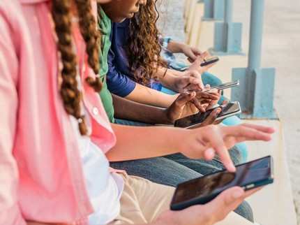 Australia Blokir Medsos untuk Remaja di Bawah 16 Th, Pelanggara Bisa Didenda Rp544 M