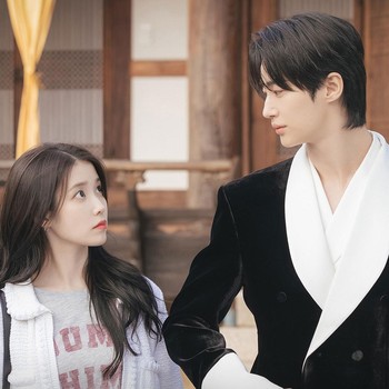 IU dan Byeon Woo Seok Terlibat Pernikahan Kontrak di Drakor Terbaru, Perfect Crown