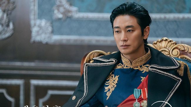 Tim Produksi Minta Maaf Atas Kontroversi Kostum Ju Ji Hoon di The Remarried Empress