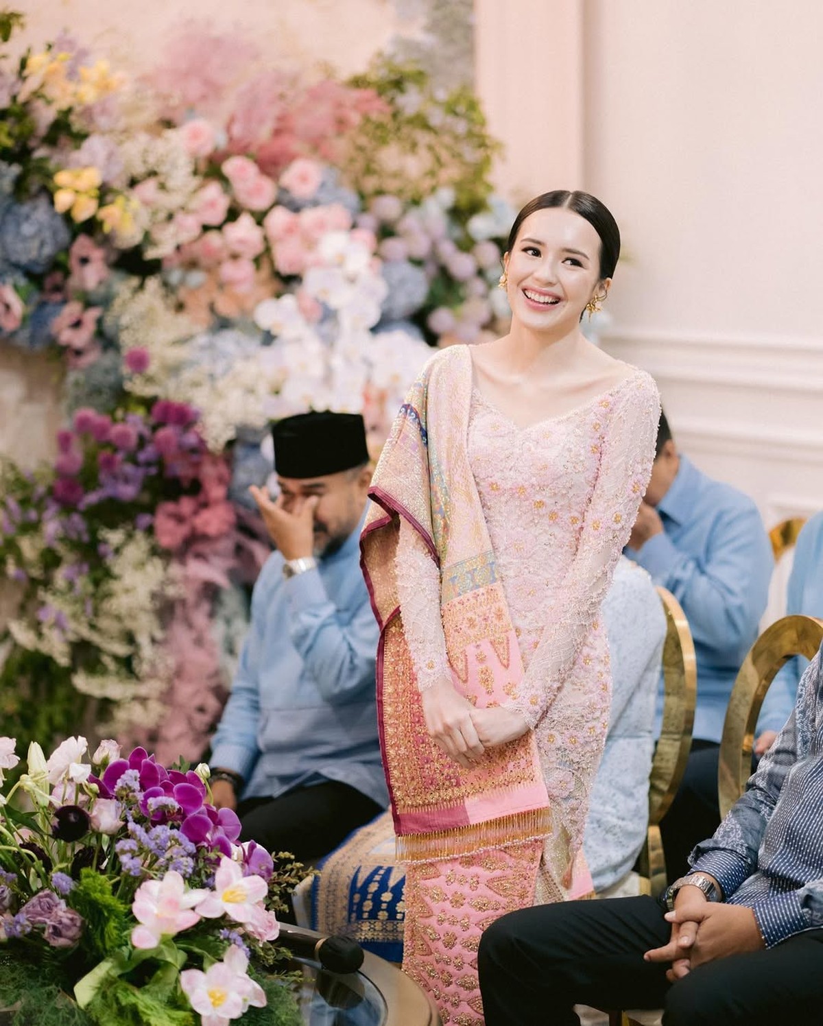 Kebaya lamaran Beby Tsabina&period;