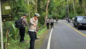 Polisi Tahan Pengemudi Minibus Maut Rombongan Turis China di Bali